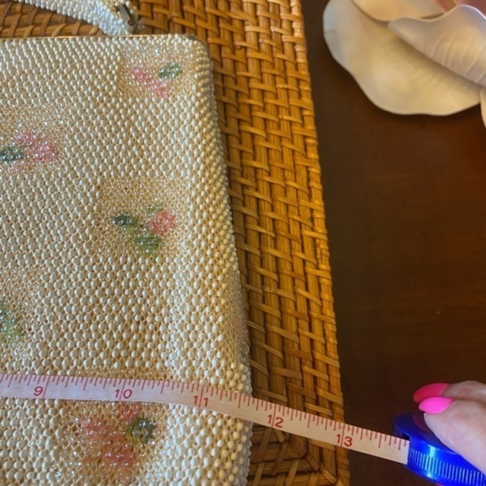 Vintage beaded snap handbag floral pattern with plenty of interior room - Picture 10 of 11
